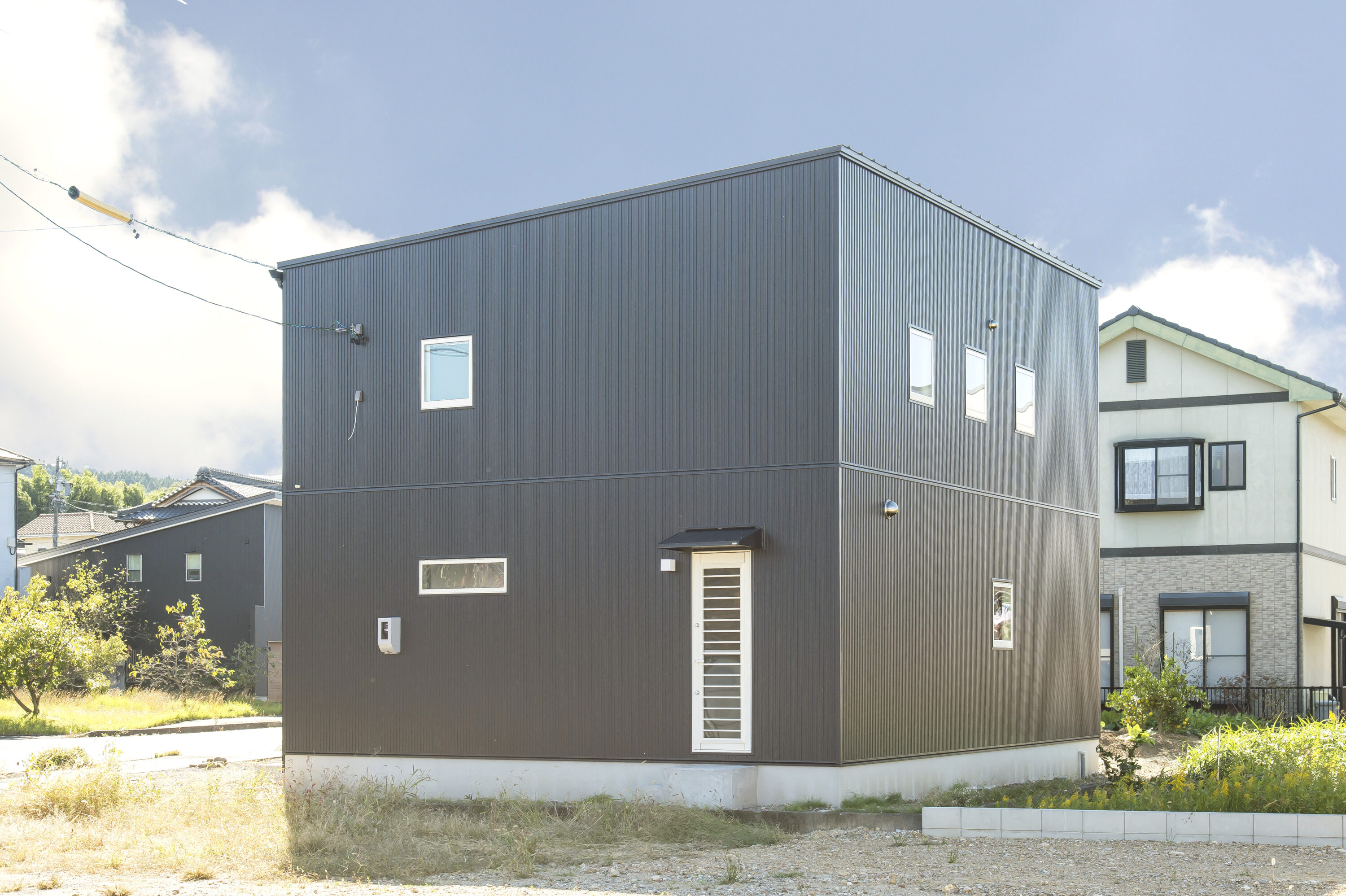【瑞浪市】3LDK+WIC・納戸 四角い二階建ての家の写真1