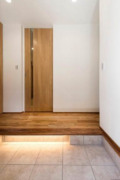 土岐市で家の顔になる快適な玄関のご相談ならワダハウジング