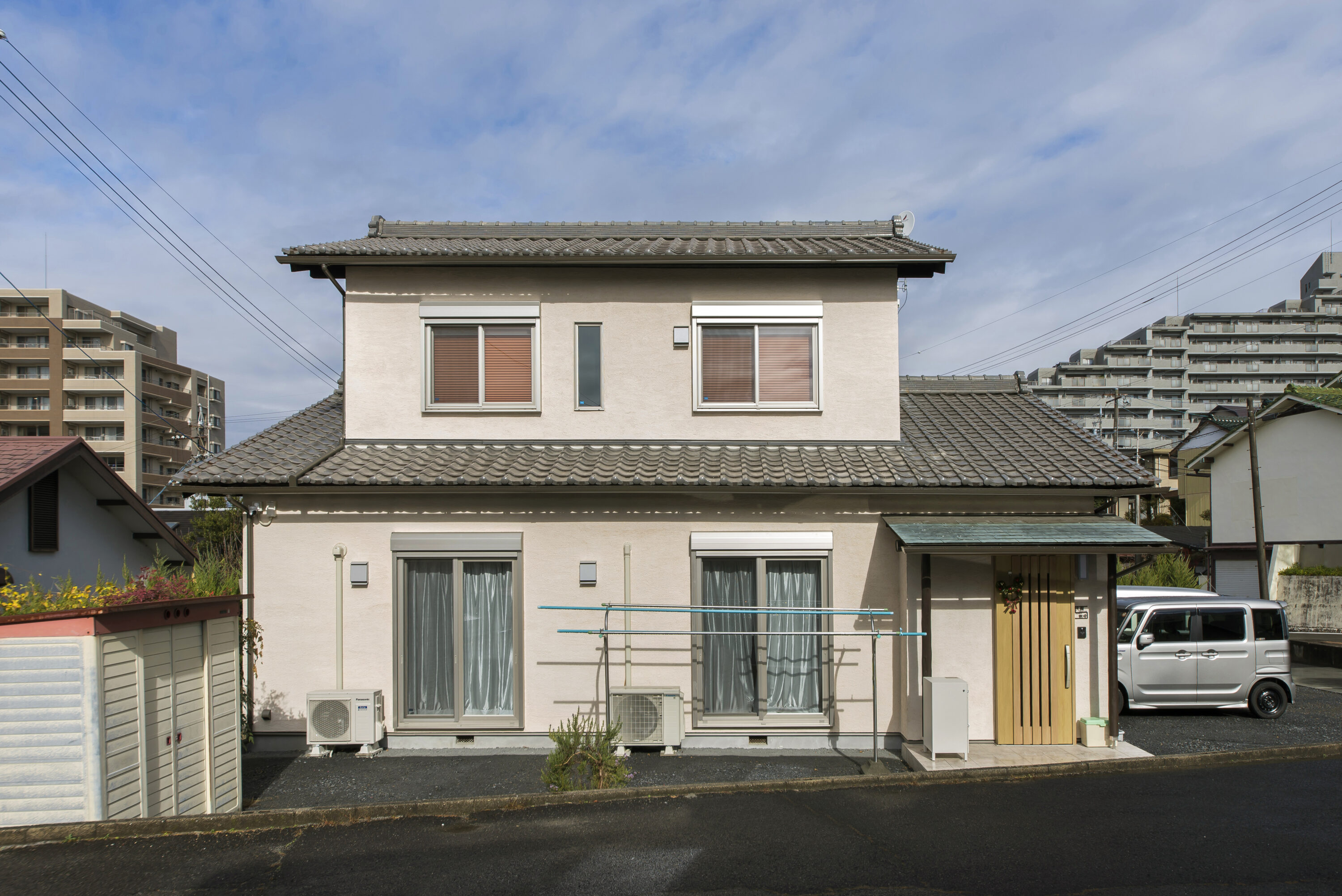 【瀬戸市：リノベーション】5LDK+書斎コーナーの完全同居型二世帯住宅の写真1