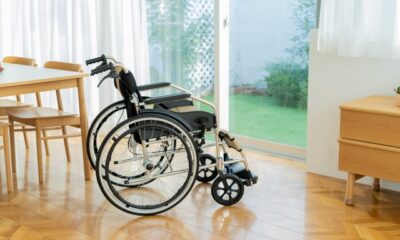 介護保険も使える。転倒を防ぎ歩行を楽にするフローリング選び